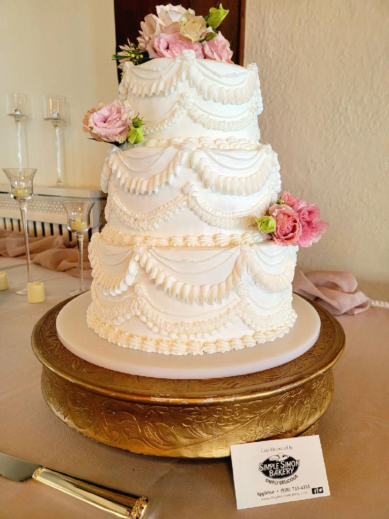 Simple Simon Bakery wedding cakes